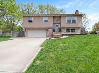 77 Maple Ct, Hebron, IN 46341