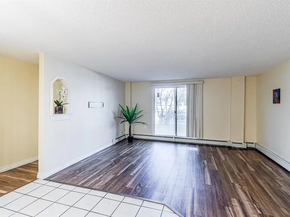 6827 NE Centre St NW #1, Calgary, AB T2K 5C4