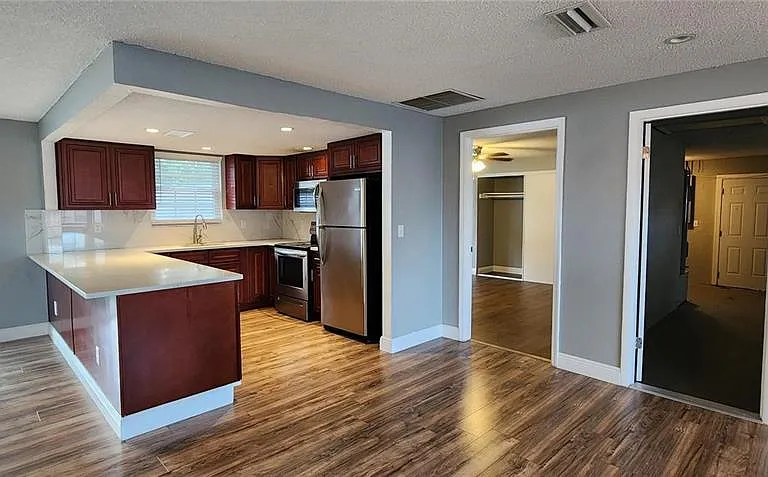 2408 Kimberly Dr — Photo 4