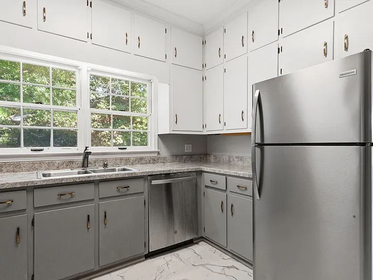 253 Cedar Crst — Photo 14