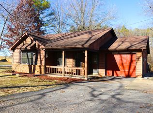 4194 Sycamore Rd, Carterville, IL 62918