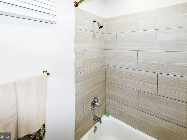 554 Newcomb St SE #4 — Photo 23
