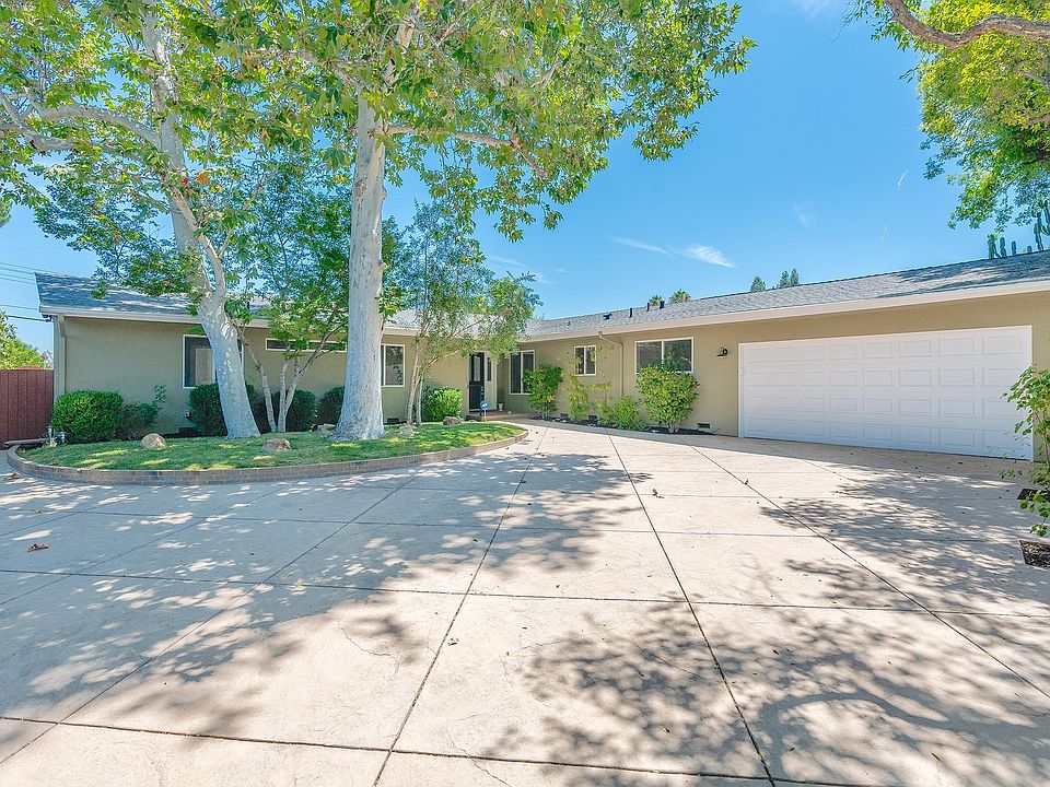 1st image of 23925 1/2 Crosson Dr