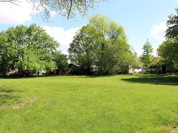 600 E Cedar St, Le Roy, IL 61752
