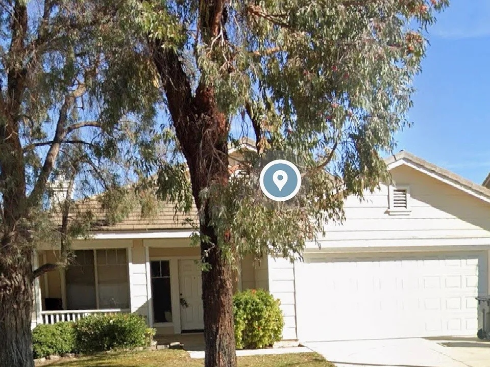 27450 Fallbrook Ct