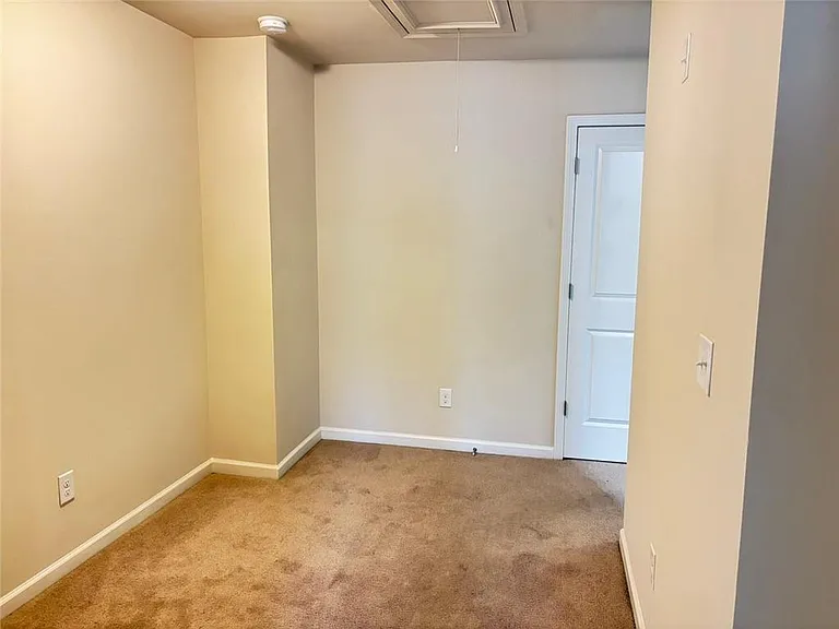1012 Haley Woods Ct — Photo 14