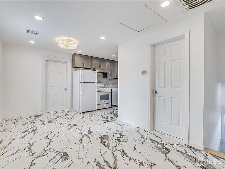 385 Pierson Ave #2 — Photo 5