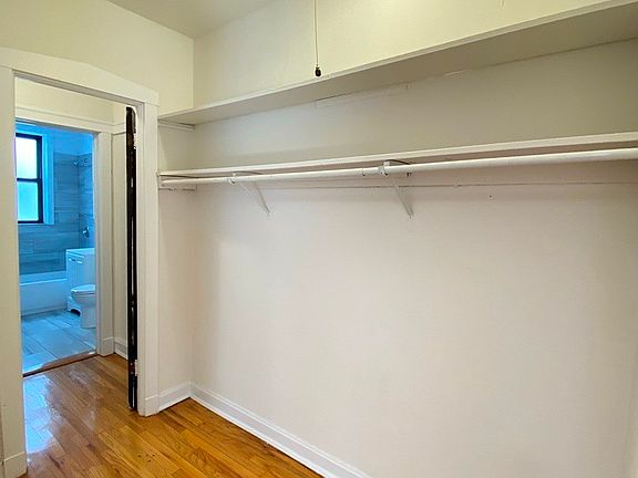 4th image of 3925 N Pine Grove Ave APT 1E