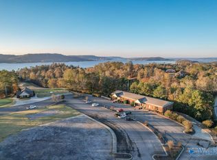 128 Crooked Stick Ln, Guntersville, AL 35976