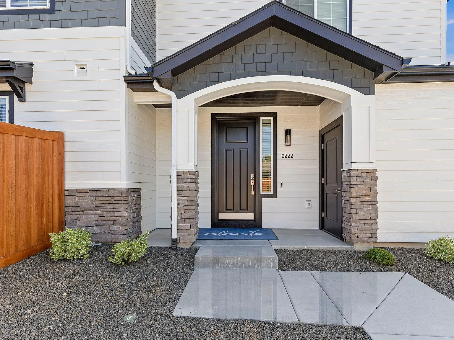 4 bed, 1270 sqft, $2,485 — Photo 4