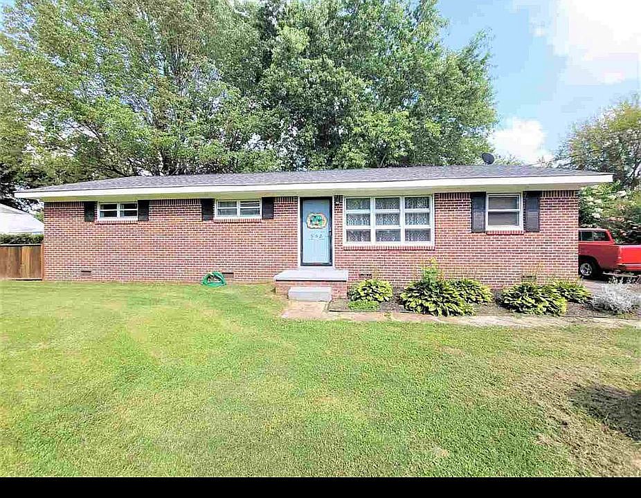 1st image of 552 Maywood Dr