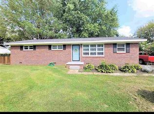 552 Maywood Dr, Lexington, TN 38351