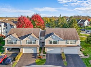 507 Windham Cove Dr, Crystal Lake, IL 60014