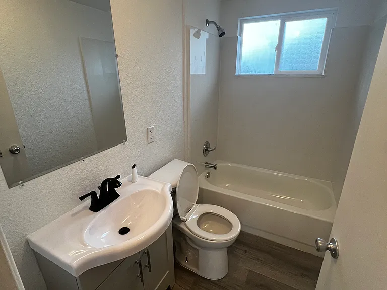 368 N 4th St #9 — Photo 4