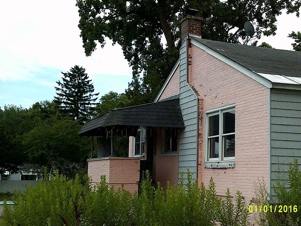 2nd image of 220 Abbottsford Rd