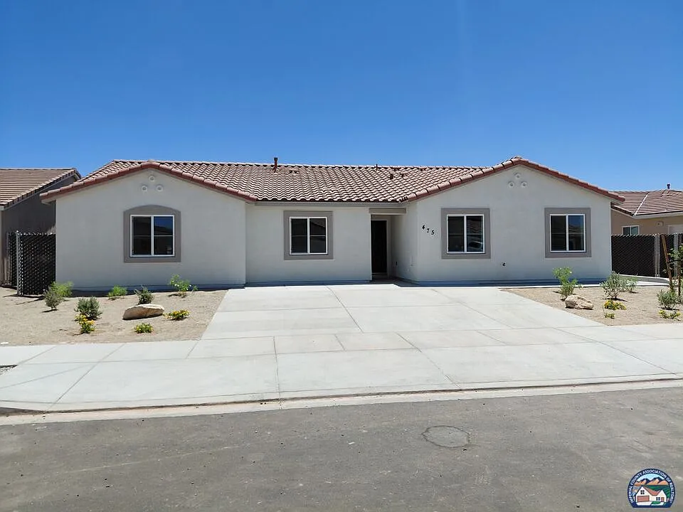 4 bed, 2.0 bath, 1669 sqft, $2,500 — Photo 2