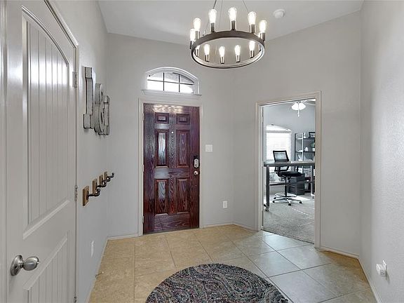 4th image of 10801 Abbeyglen Ct