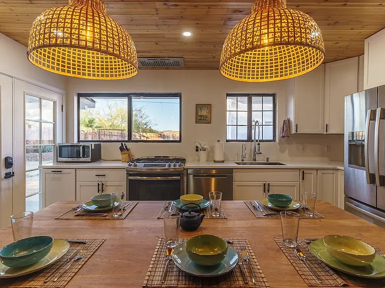 61680 Valley View Dr — Photo 2