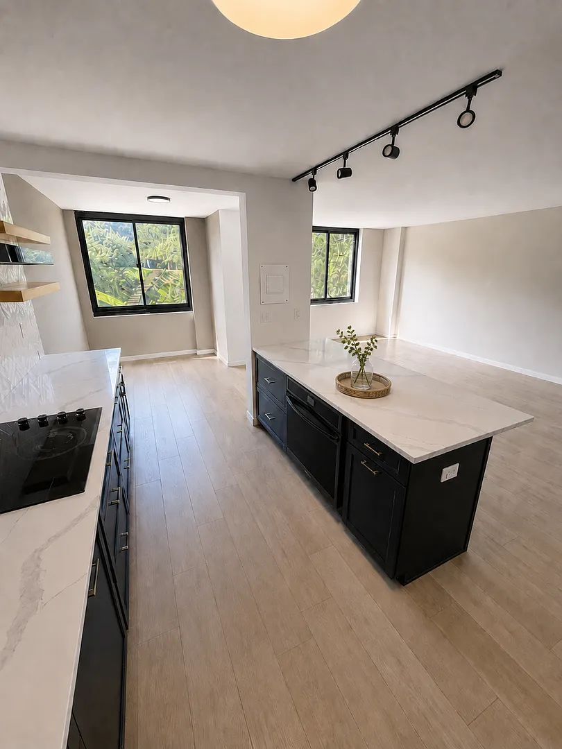 Renovated 1 bdrm /1.5 bath Condo, Utilities & Parking Included - Available Now! — Photo 4