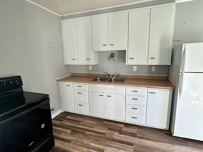 230 11th St N #1 — Photo 7