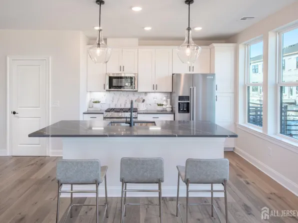 303 N Lyla Ln, New Brunswick, NJ 08901