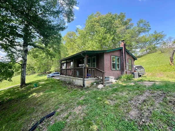 387 Sheeprock Cove Rd, Whittier, NC 28789