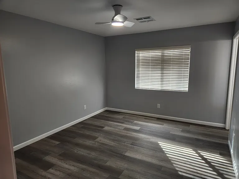 406 E Centre Ave — Photo 6