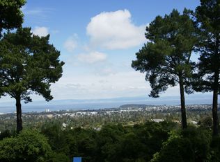 385 Pinehill Rd, Hillsborough, CA 94010