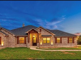 5024 Angel Ln, Bryan, TX 77808