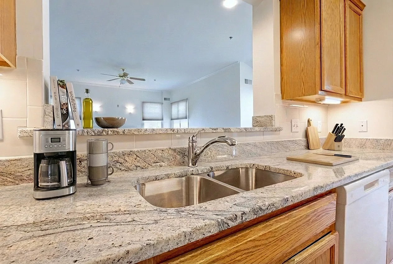 Westmount Apartments — Photo 4