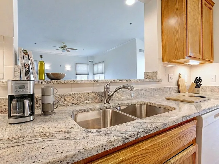 Westmount Apartments — Photo 4