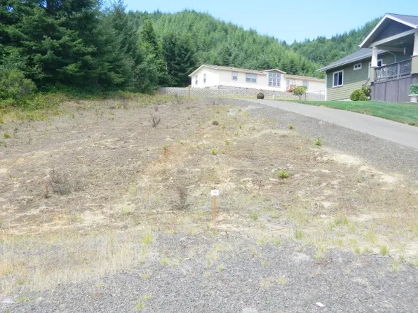 230 Foxglove Way, Reedsport, OR 97467