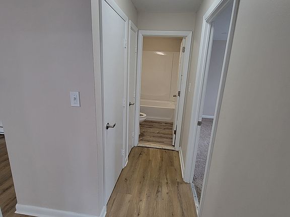 3rd image of 328 Greenwood St APT D2