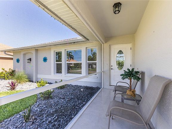 4th image of 317 SE 24th St