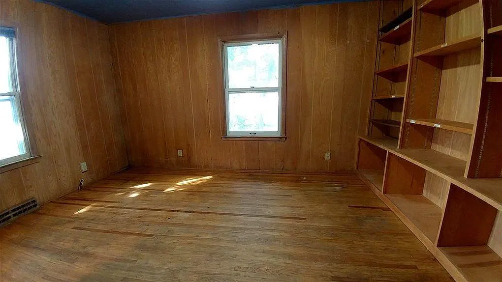 4 bed, 1.5 bath, 1793 sqft, $1,792 — Photo 4