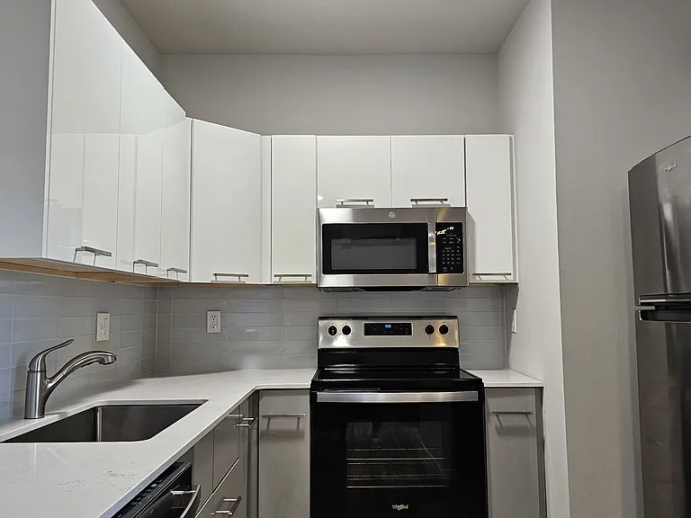 308 E White St #4 — Photo 9
