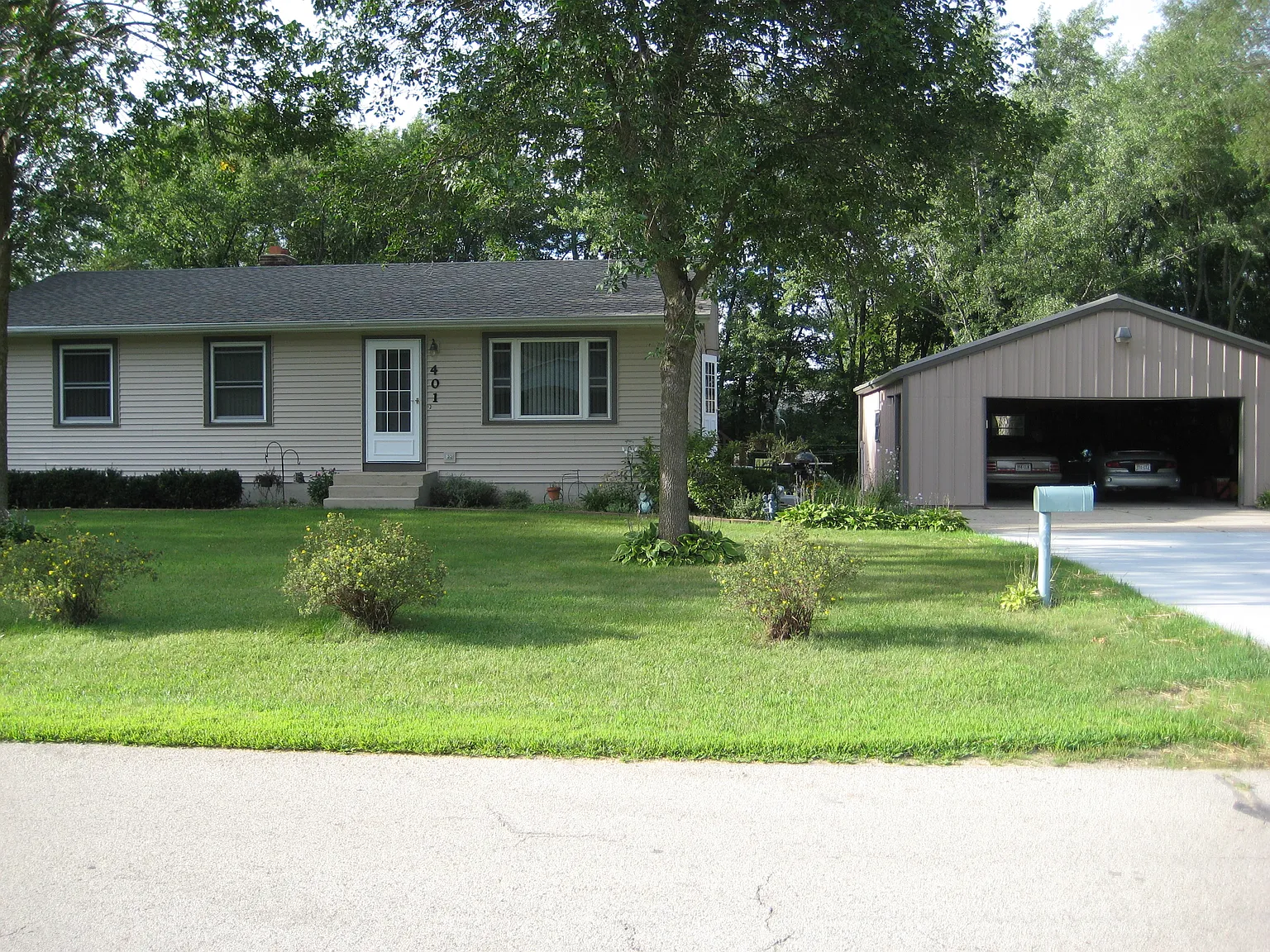 401 3rd St photo 1
