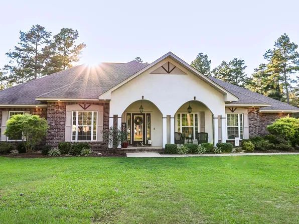 208 Rexanne Dr, Hampton, AR 71744
