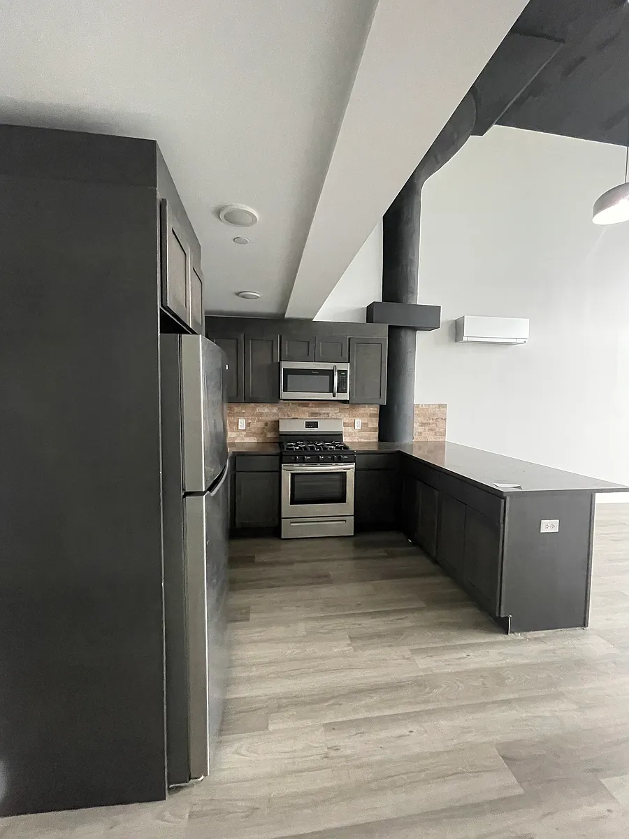 Building Photo - South Street Lofts