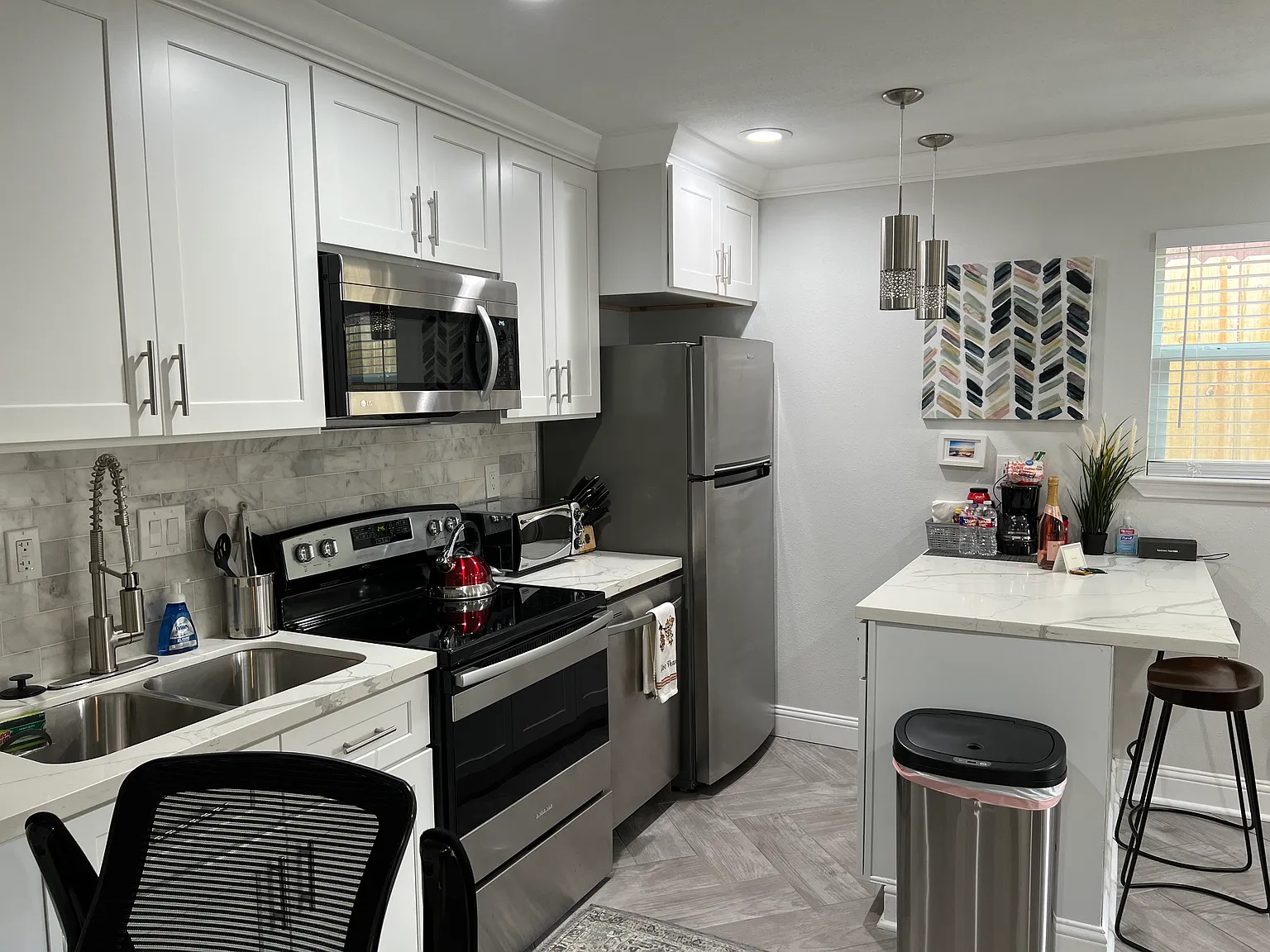 1 bed, 450 sqft, $1,350 — Photo 3