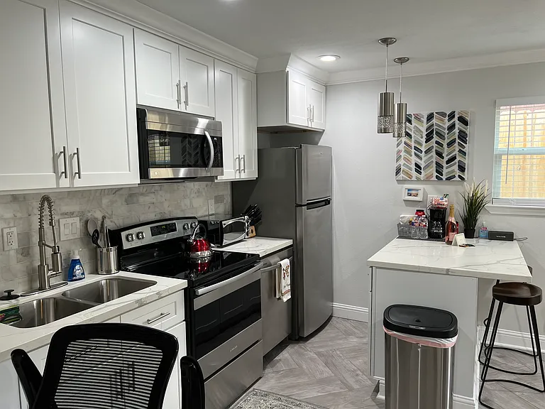 1909 Ruth St #3 — Photo 3