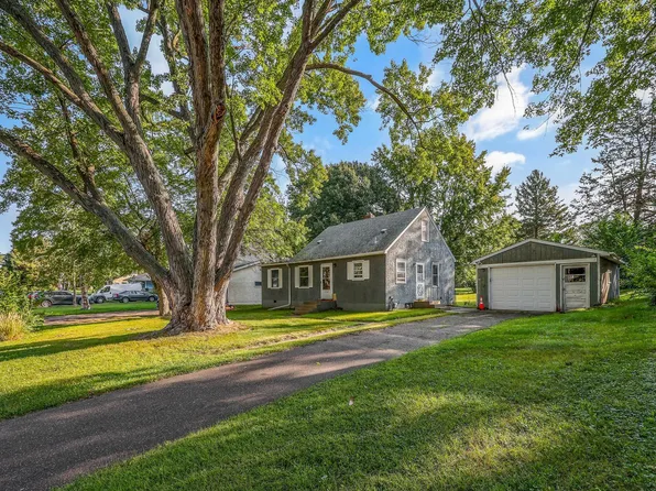 1704 Gurney St N, Maplewood, MN 55117