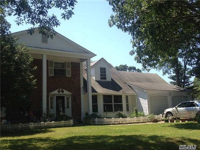 1st image of 4 Hyde Ln