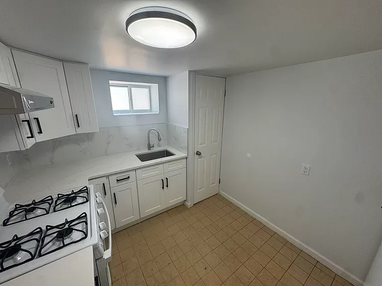 68 Bartow St — Photo 2