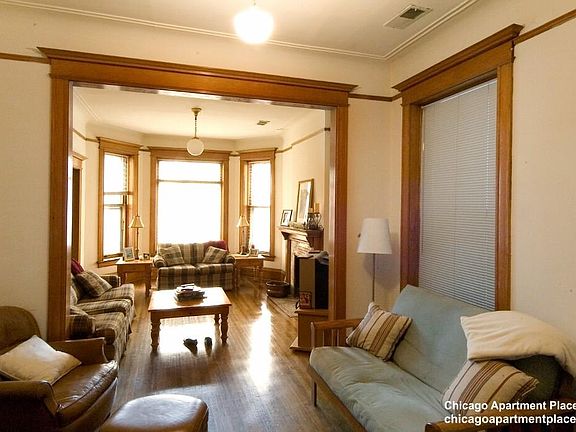 2nd image of 925 W Newport Ave APT 2