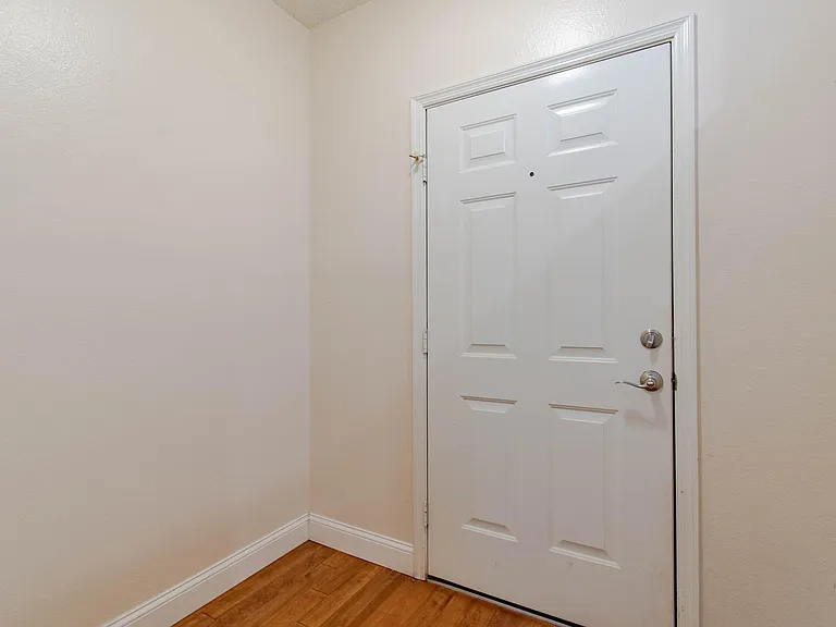 8639 Hunters Key Cir — Photo 4