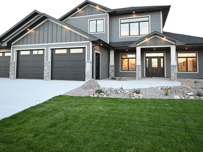 1612 Community Loop, Bismarck, ND, 58503