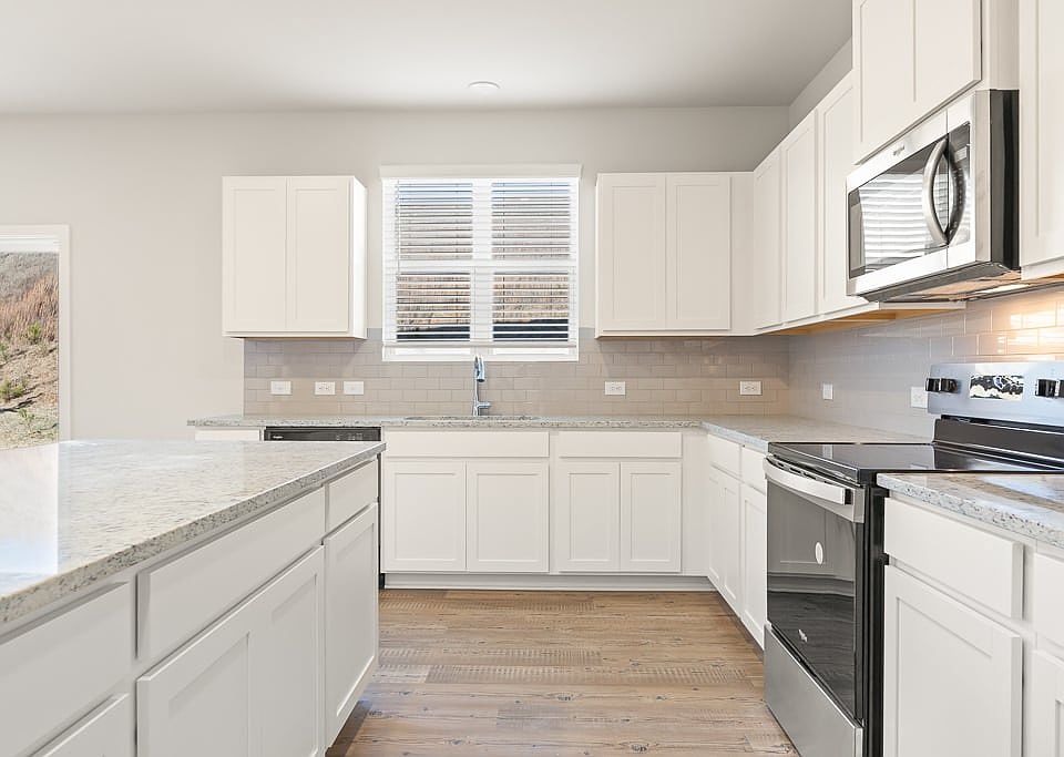 2nd image of 5531 Rosehall Pl S