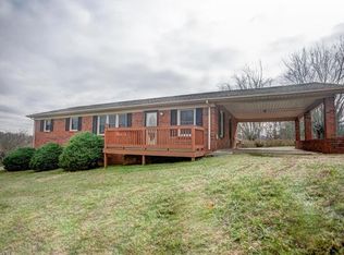 18 Dawn Ridge Dr, Leicester, NC 28748