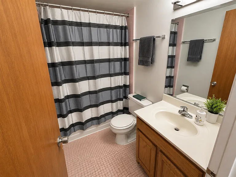 521 Walnut St — Photo 5